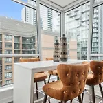 Freed Suites - Downtown Toronto